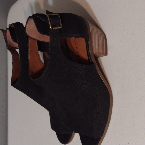 Lucky Brand Barimo Black Leather Cutout Chunk Stacked Heel Peeptoe Shoes size6.5 - Picture 4 of 13